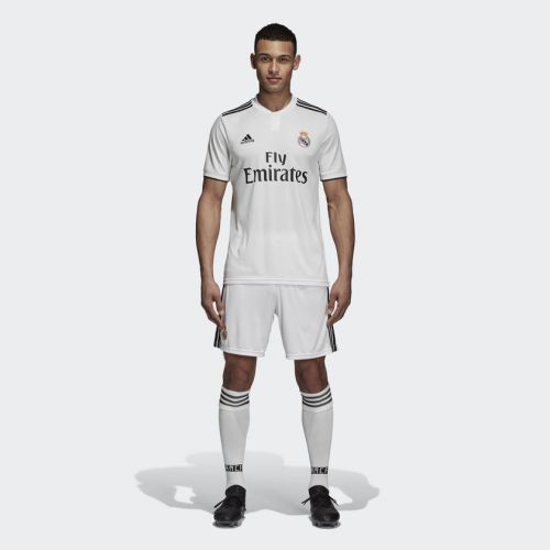 Футбольная форма для детей Real Madrid Домашняя 2018/19 (рост 152 см)